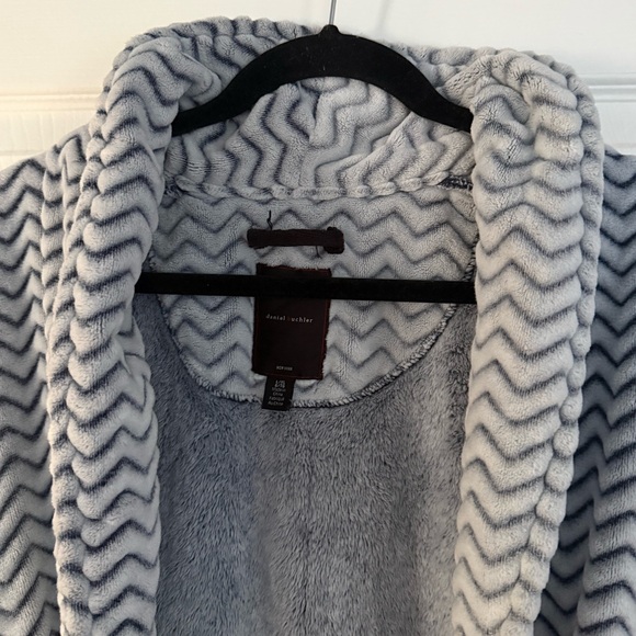 Daniel Buchler Robe - Picture 2 of 2